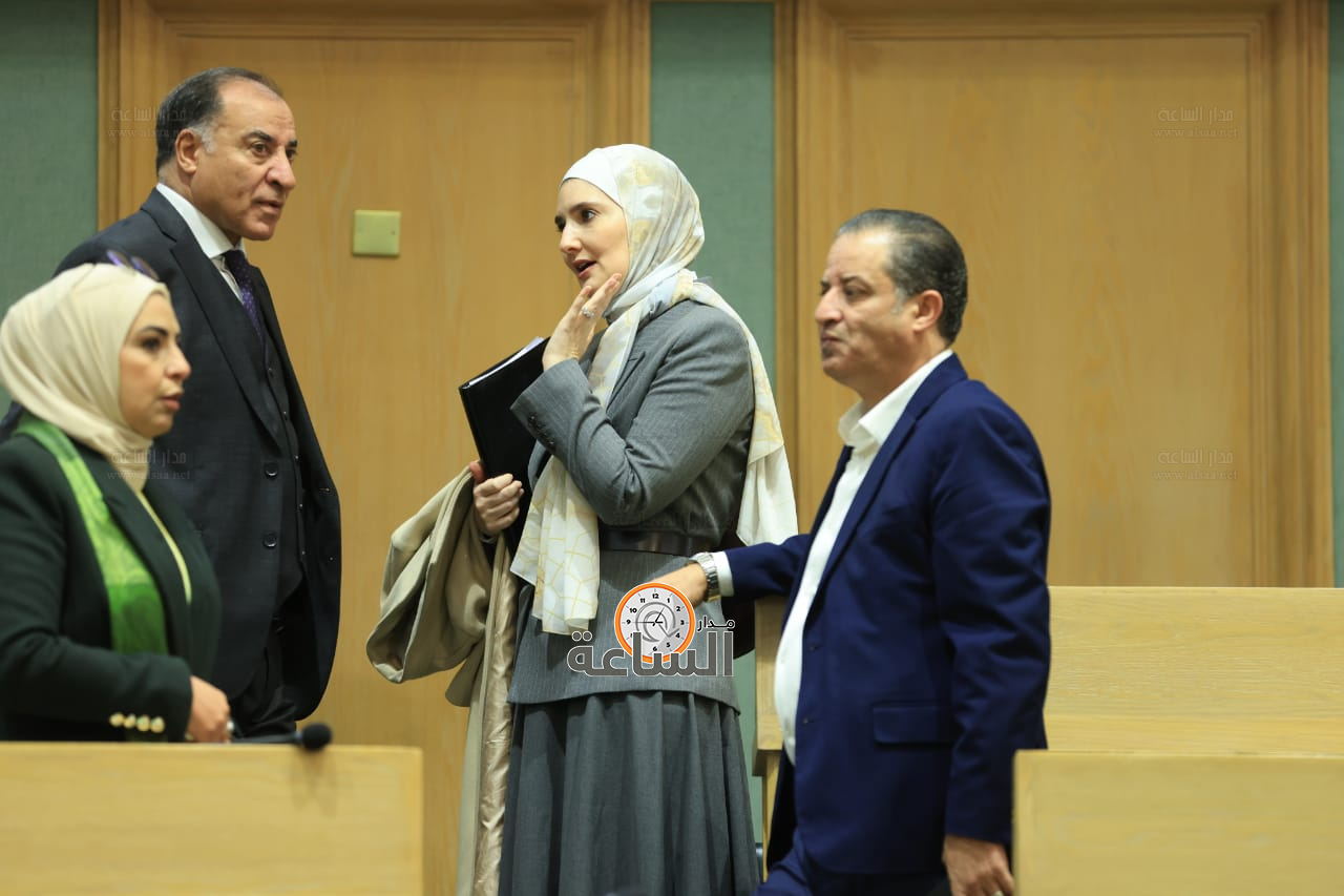 Madar Al-Saa Images 0.5631234139918809