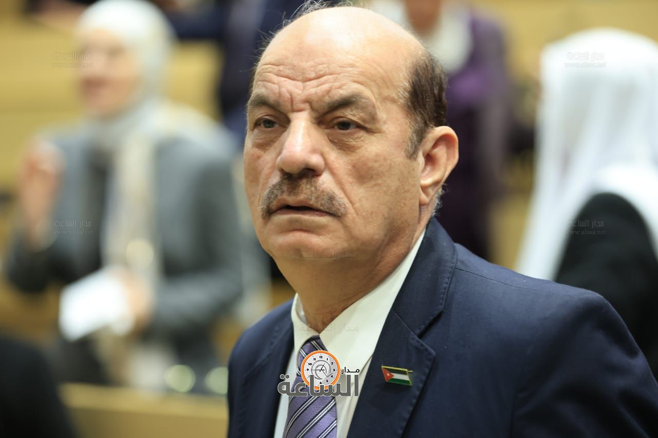 Madar Al-Saa Images 0.48823566602571133