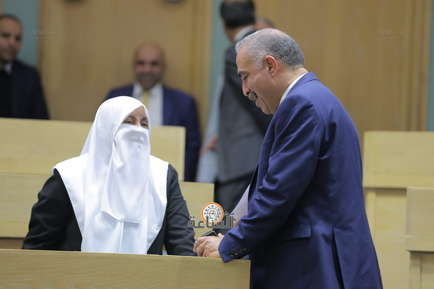 Madar Al-Saa Images 0.050326716458060194