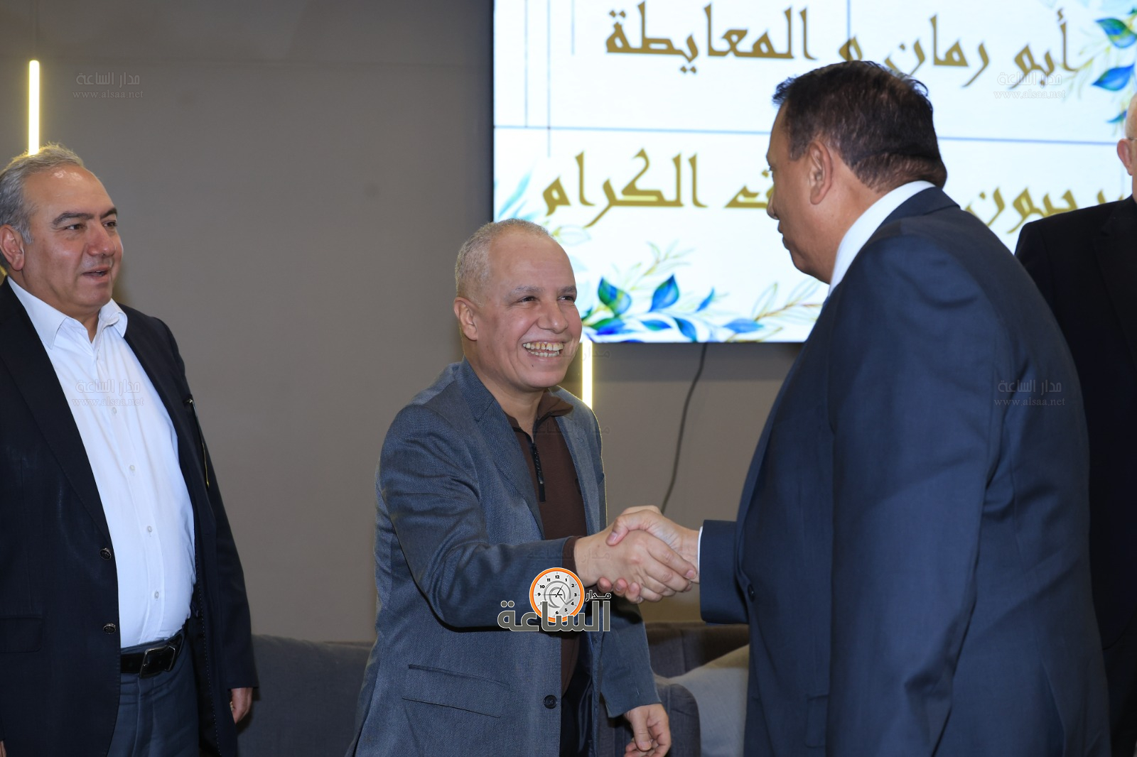 Madar Al-Saa Images 0.4633913833921387