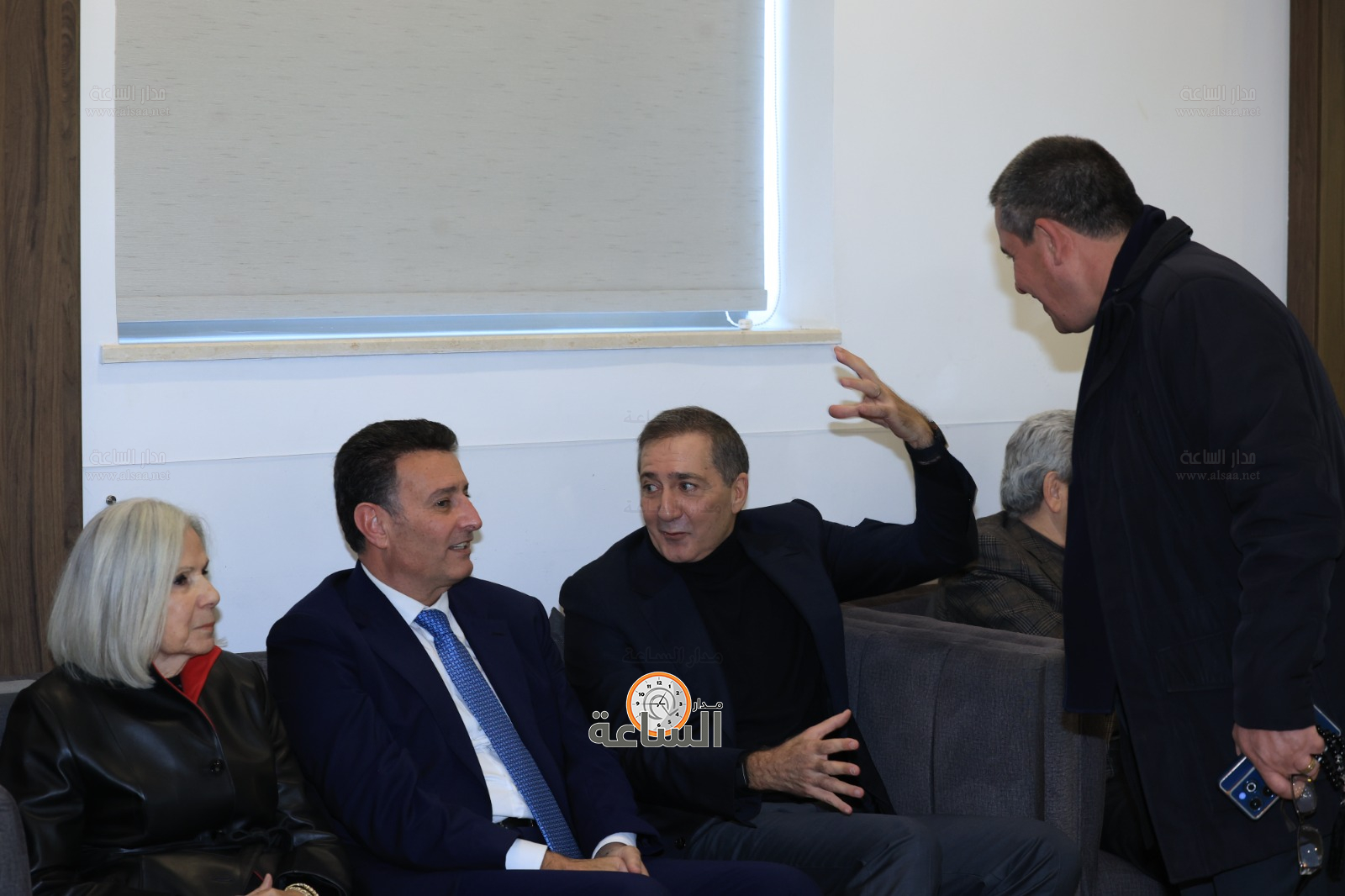 Madar Al-Saa Images 0.17244879583289385