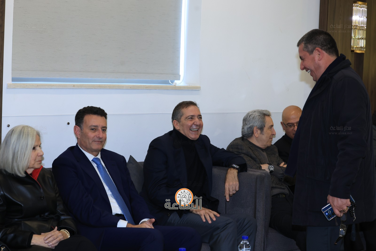 Madar Al-Saa Images 0.5959137430444019