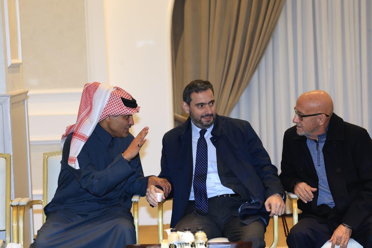 Madar Al-Saa Images 0.7451611075769798