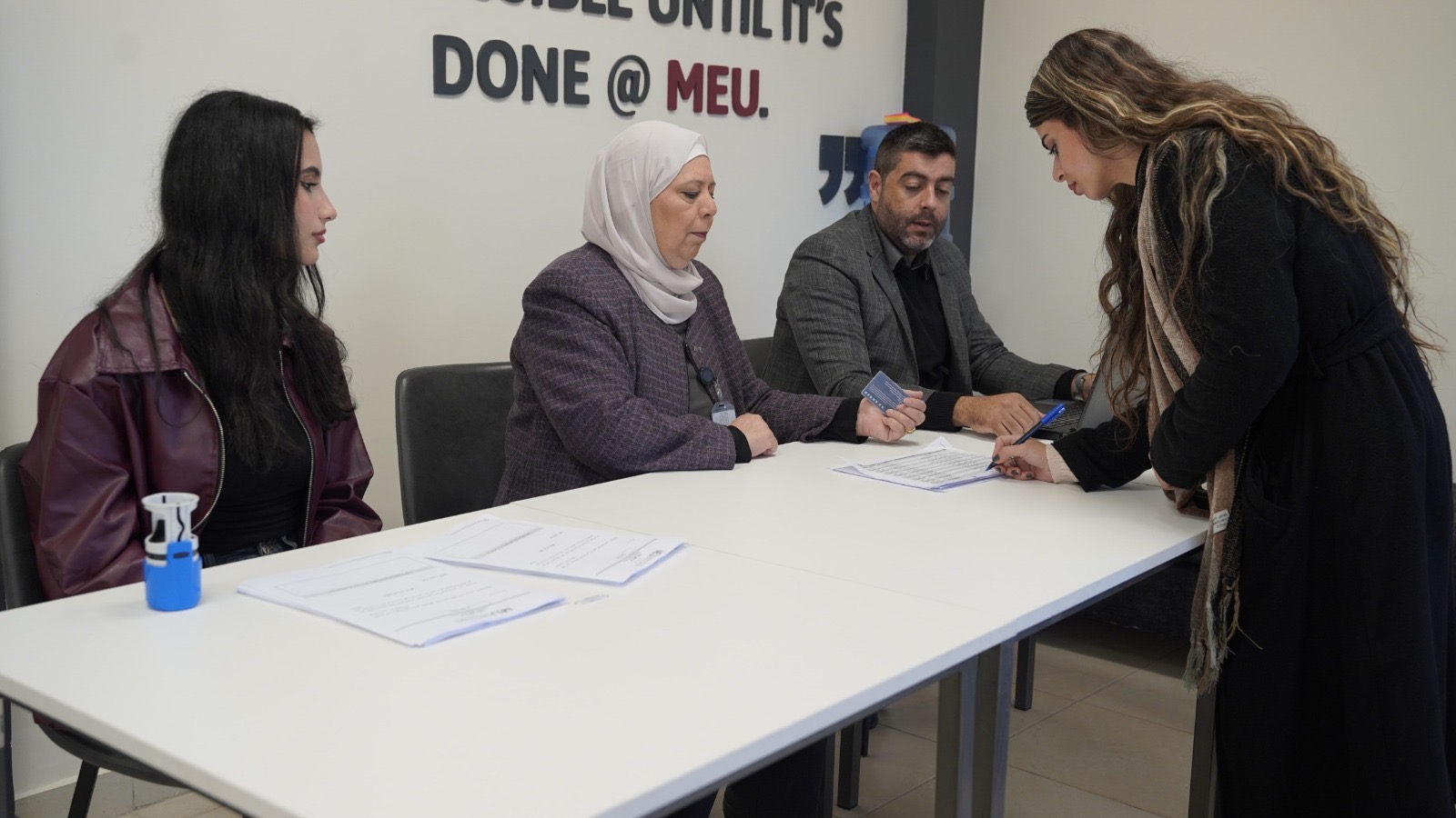 Madar Al-Saa Images 0.24934280644729678