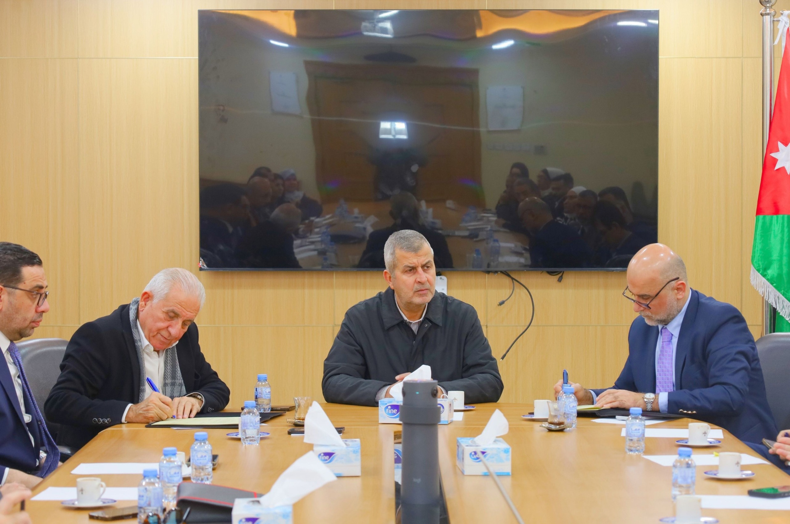 Madar Al-Saa Images 0.3751346986933438