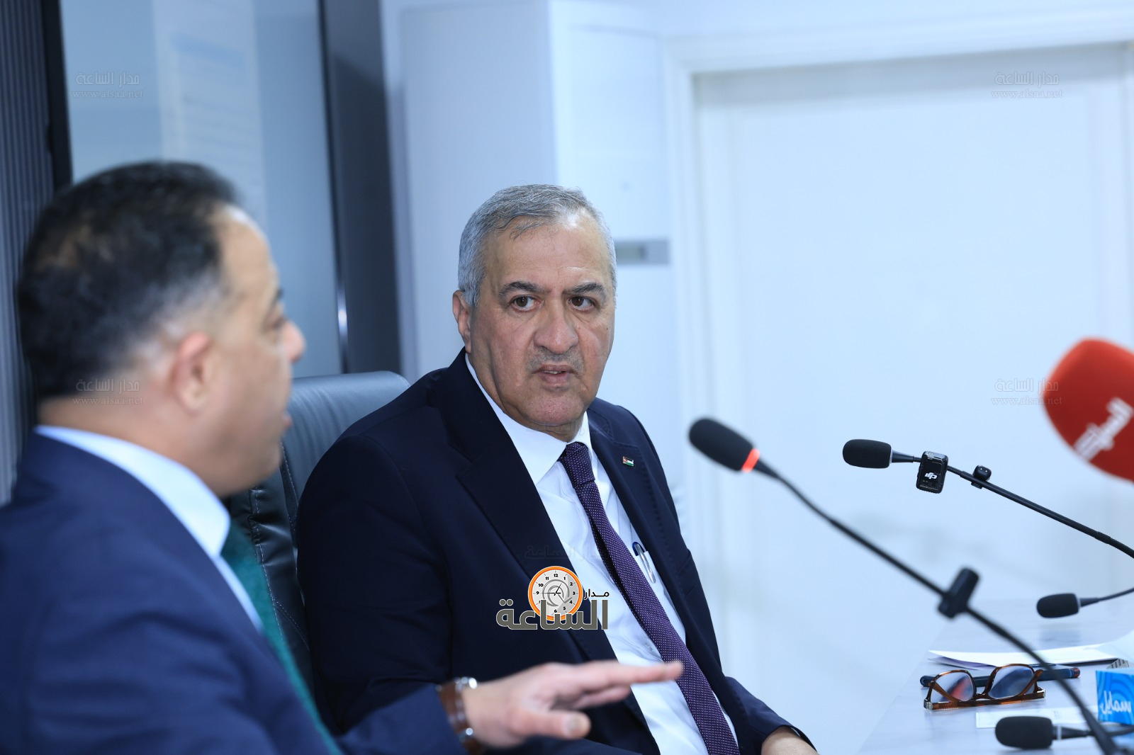 Madar Al-Saa Images 0.9692895895312864