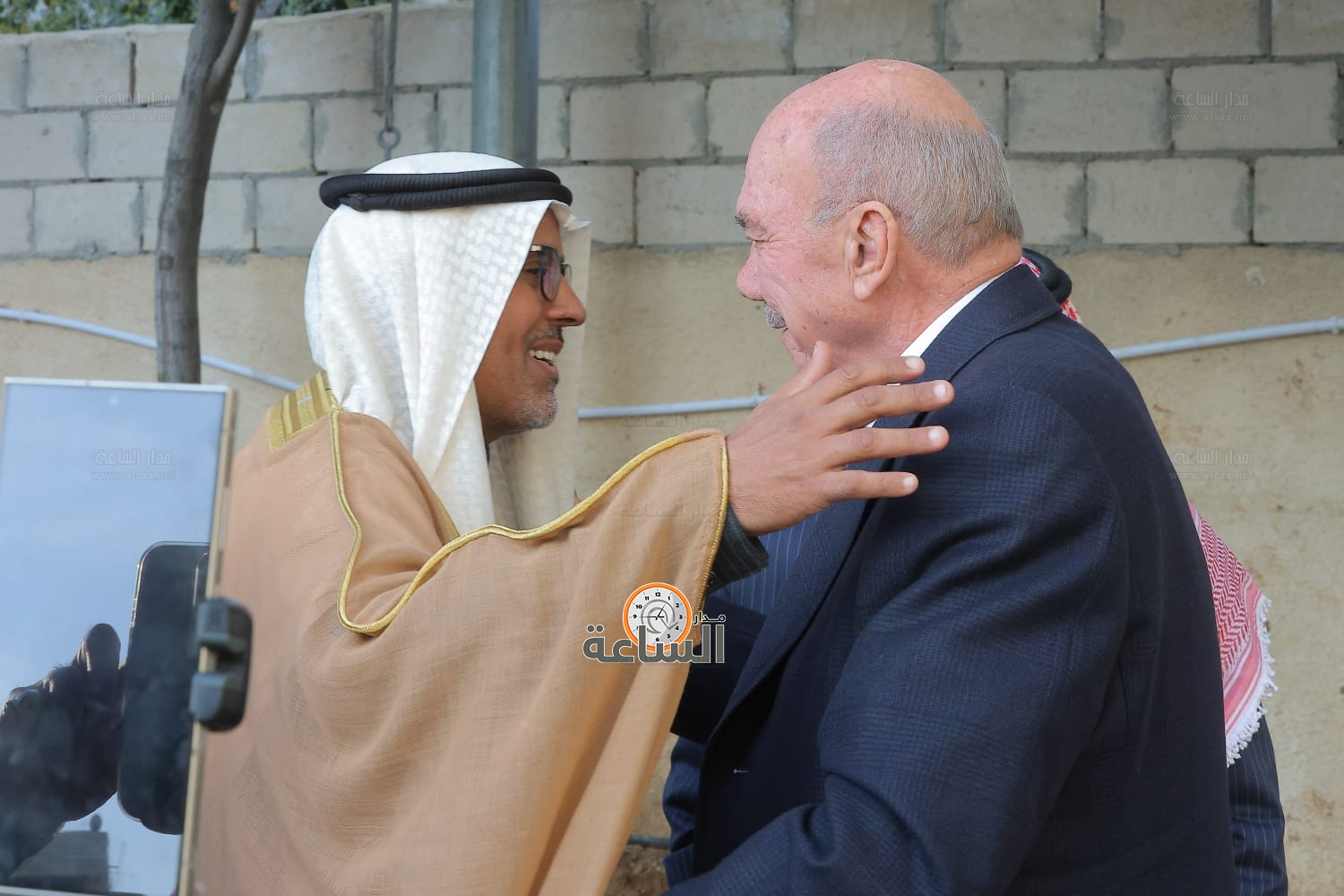 Madar Al-Saa Images 0.6407472733002317