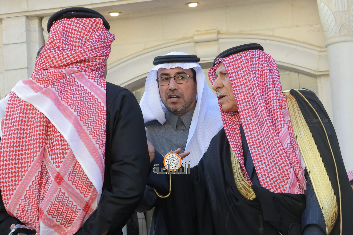 Madar Al-Saa Images 0.4504941998634645