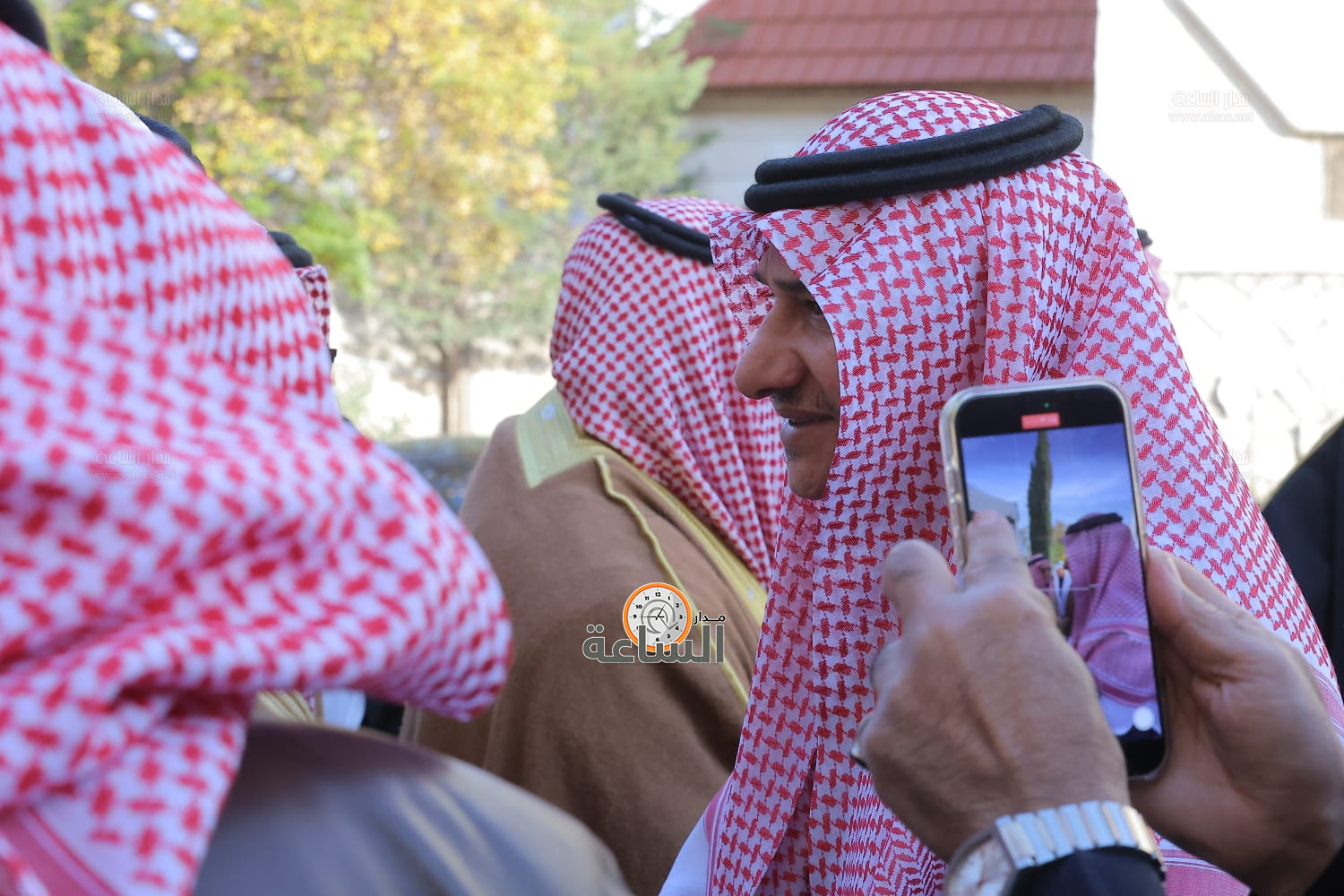 Madar Al-Saa Images 0.01945501685678752