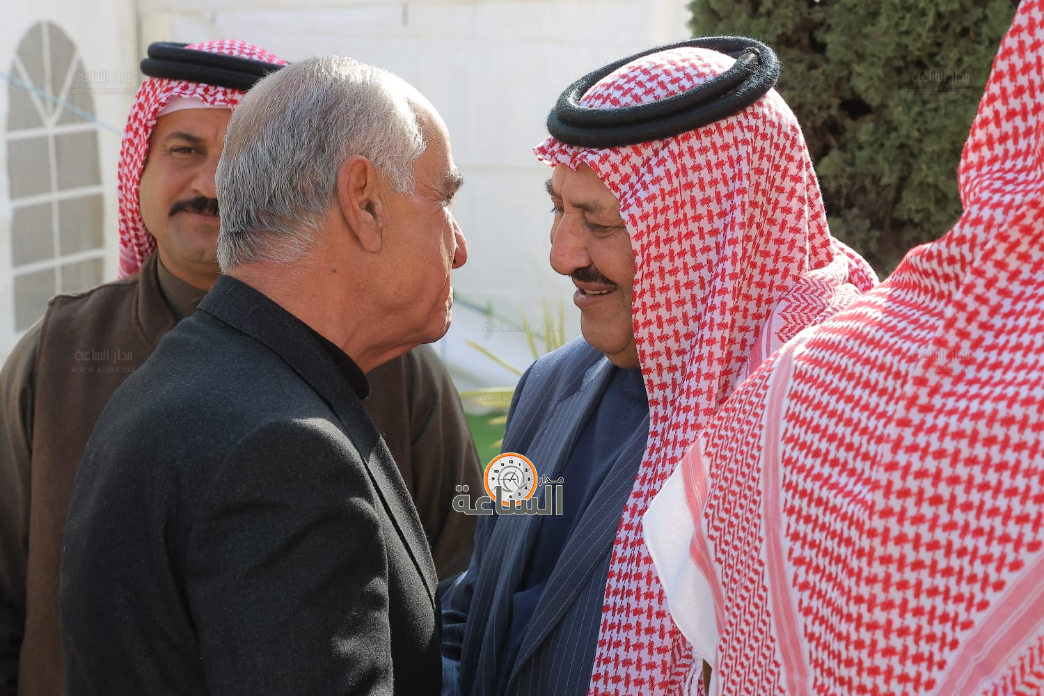 Madar Al-Saa Images 0.3717650175625278