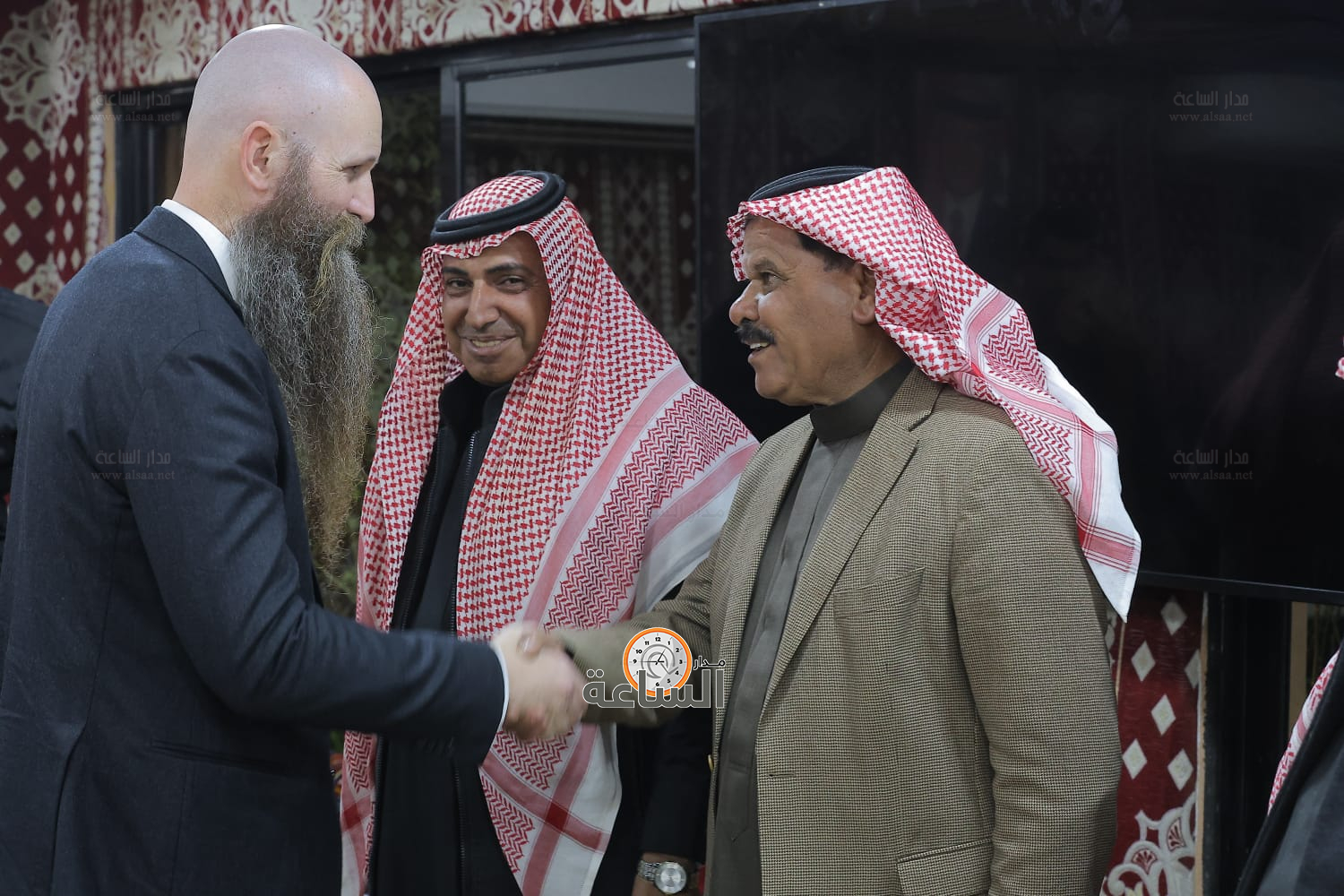 Madar Al-Saa Images 0.6840121135302066