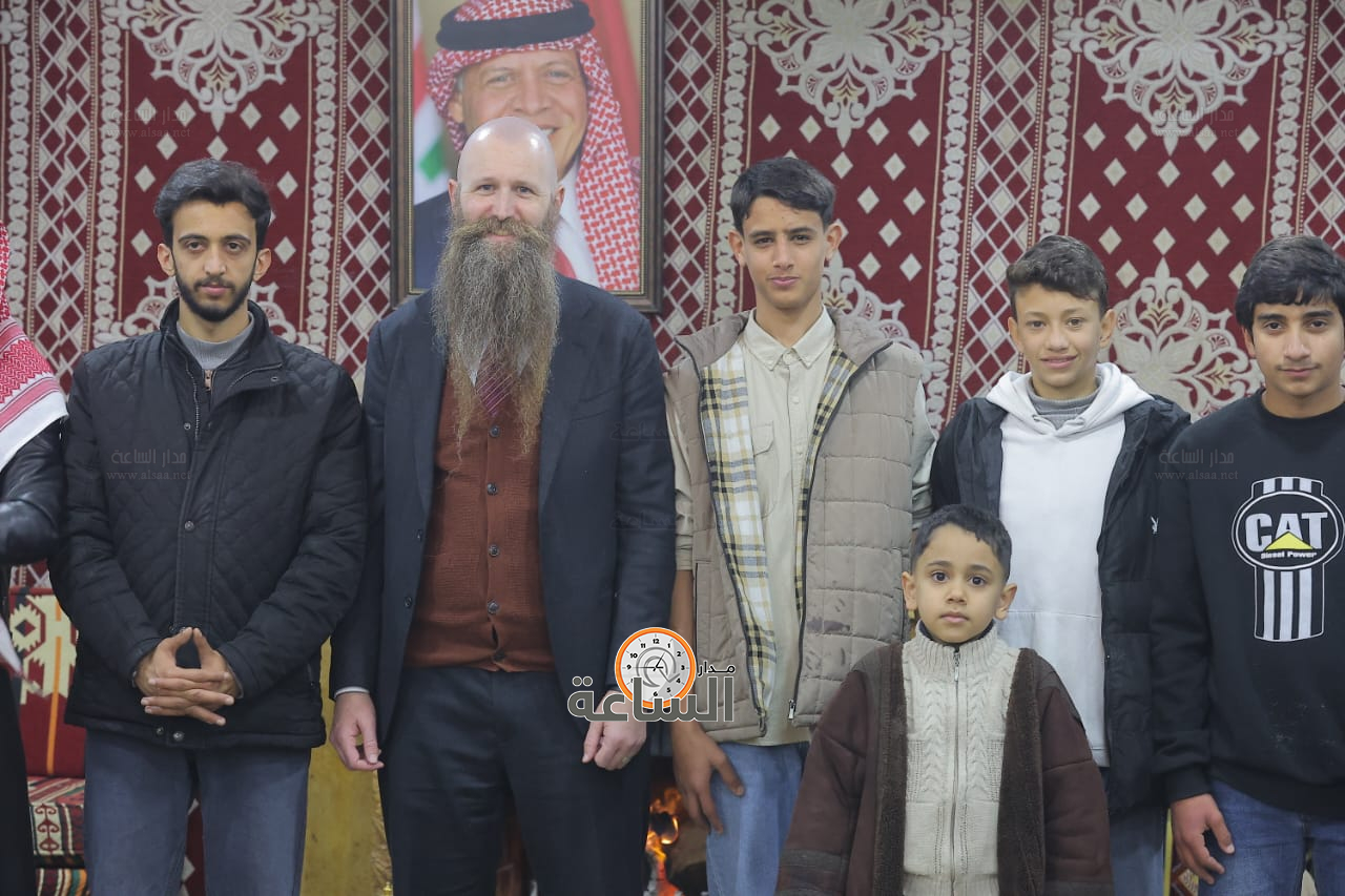 Madar Al-Saa Images 0.7450029338413131