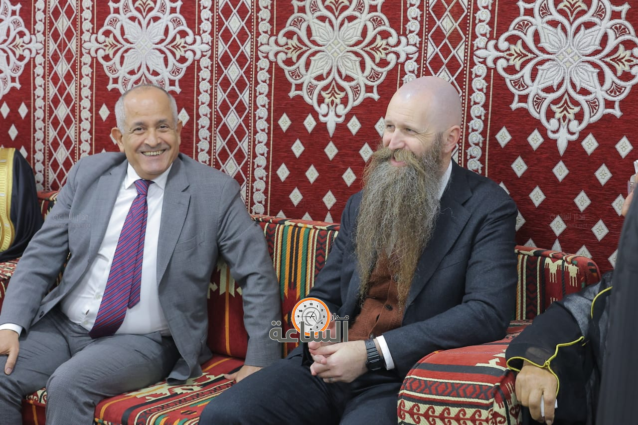 Madar Al-Saa Images 0.7556955352280482