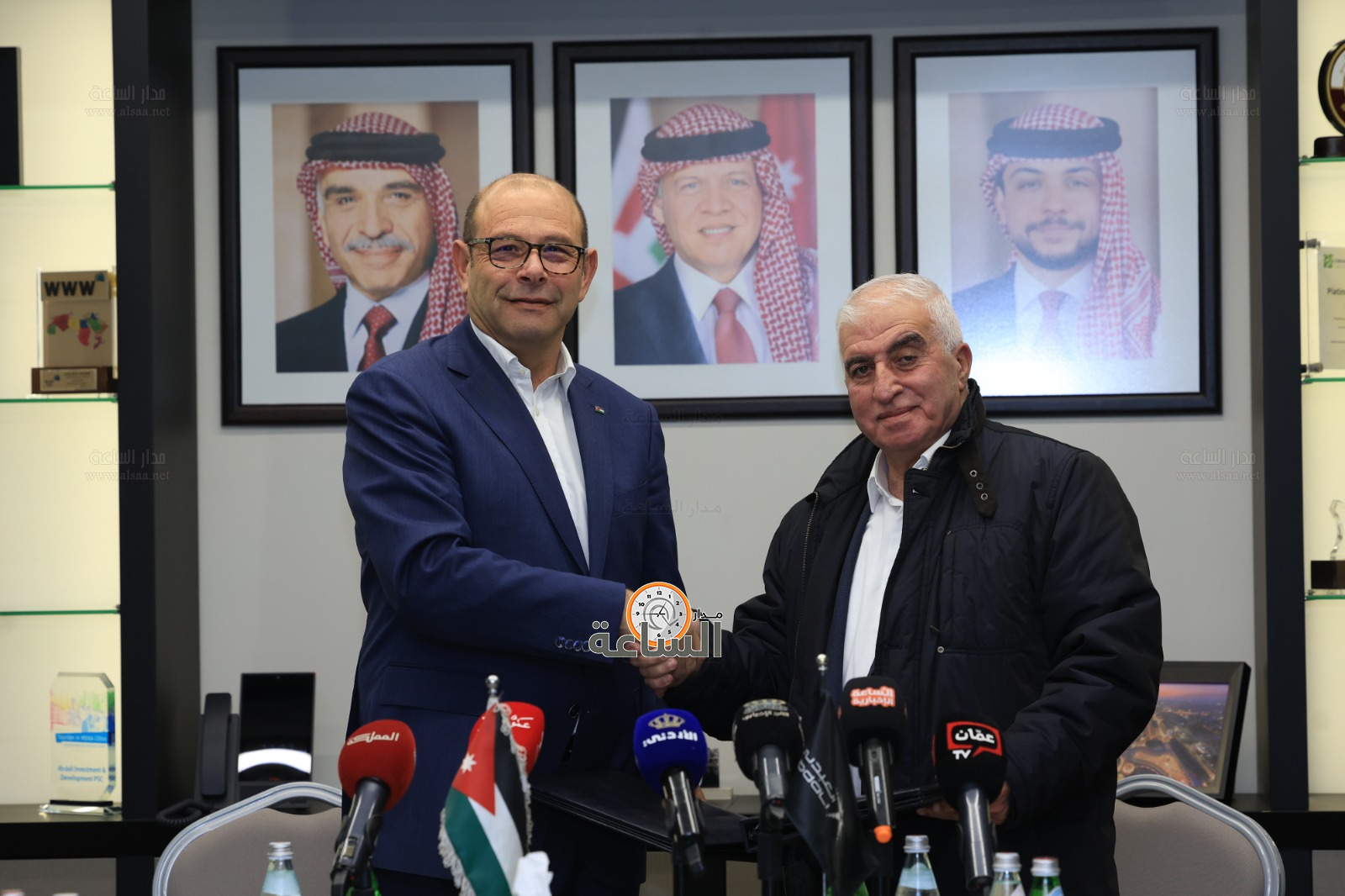 Madar Al-Saa Images 0.38290577187147046