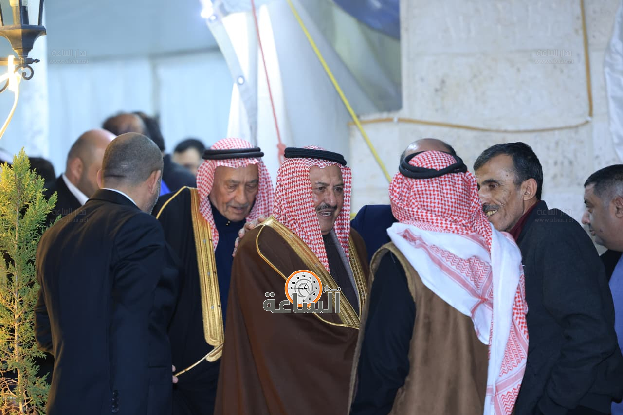 Madar Al-Saa Images 0.41609343848616265