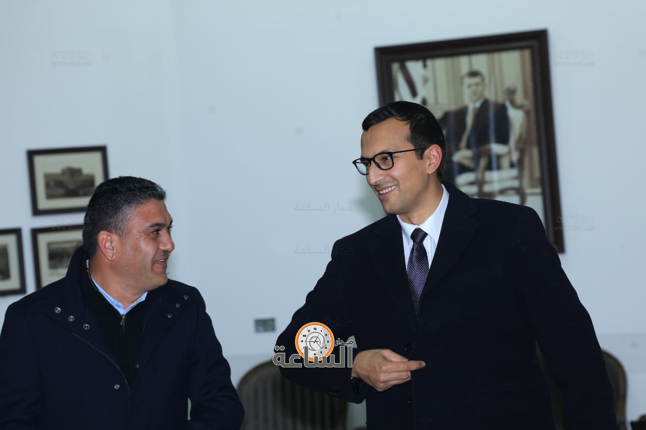 Madar Al-Saa Images 0.8111717034611876