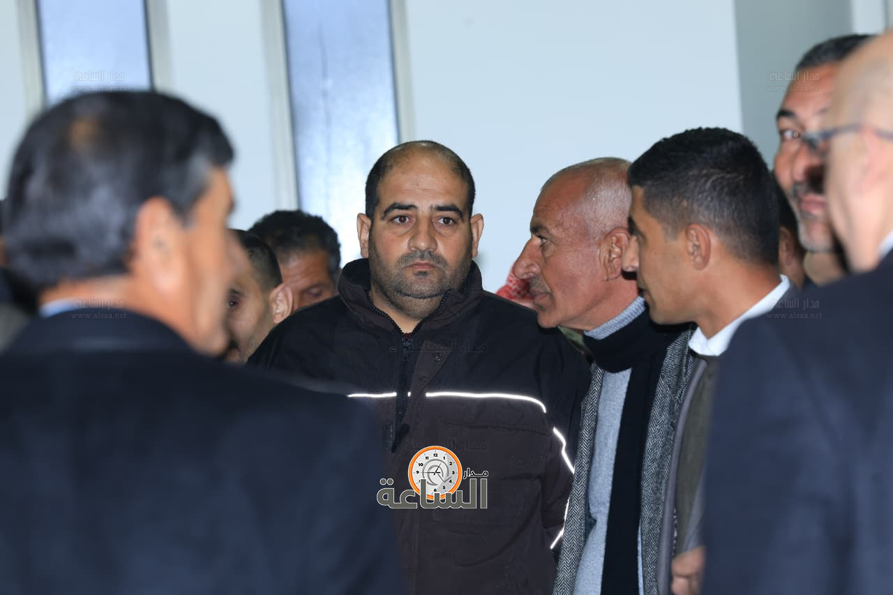 Madar Al-Saa Images 0.9895813130184219