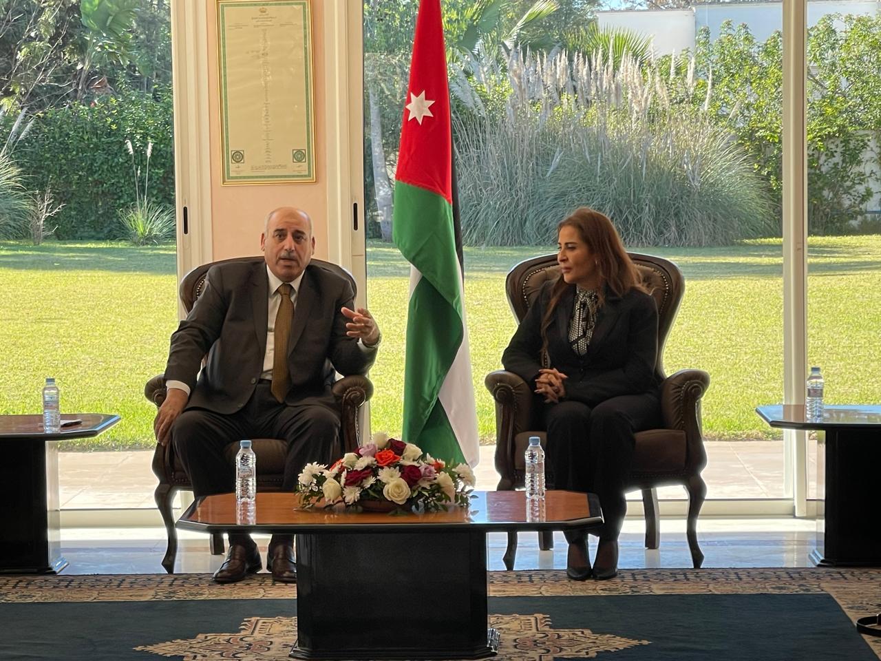 Madar Al-Saa Images 0.5616643805497945