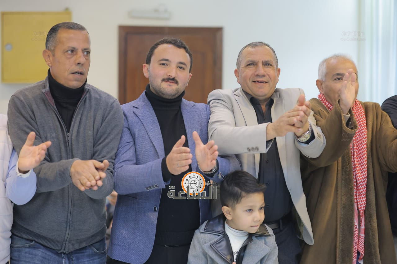 Madar Al-Saa Images 0.4352247105429119