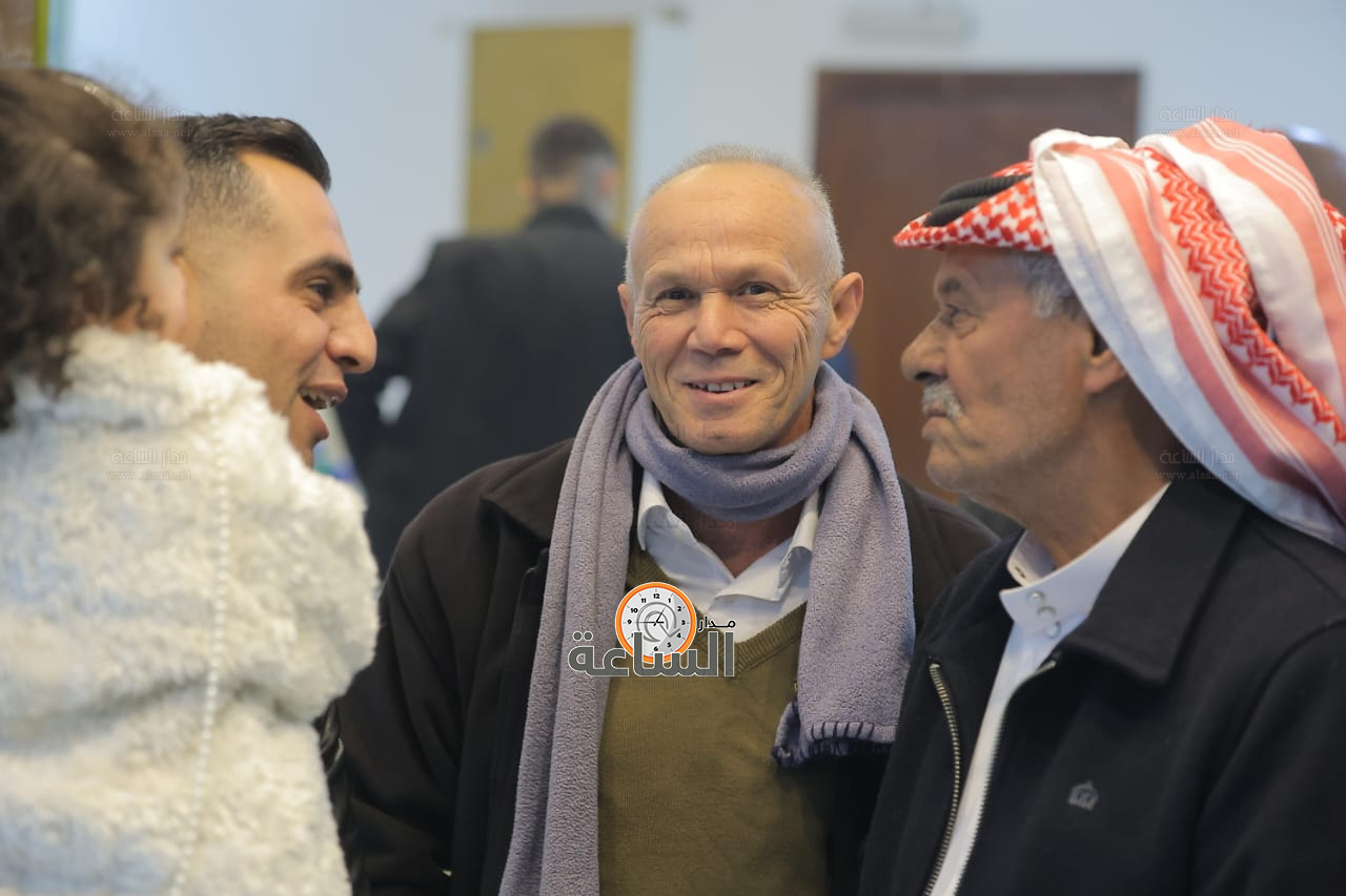 Madar Al-Saa Images 0.9060405611624935