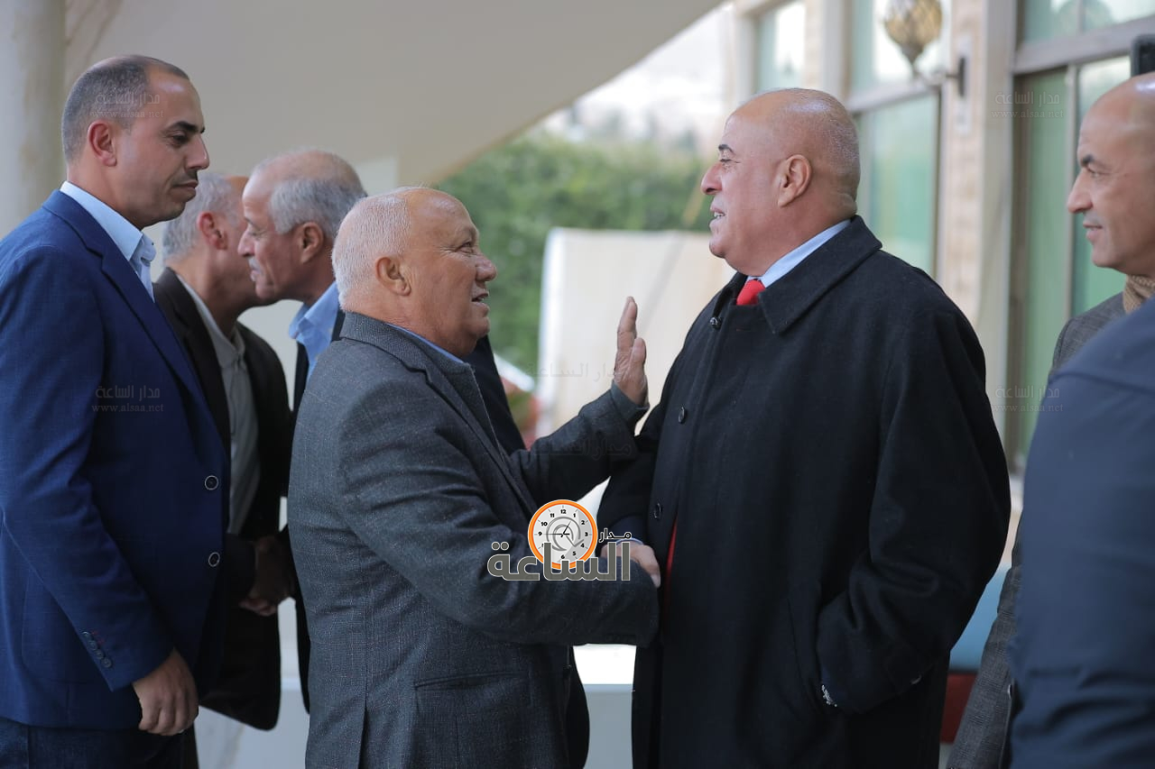 Madar Al-Saa Images 0.49993910210467174