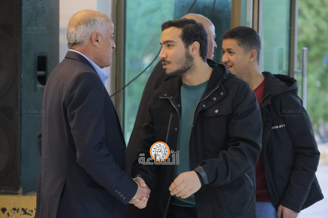 Madar Al-Saa Images 0.9187433260034421