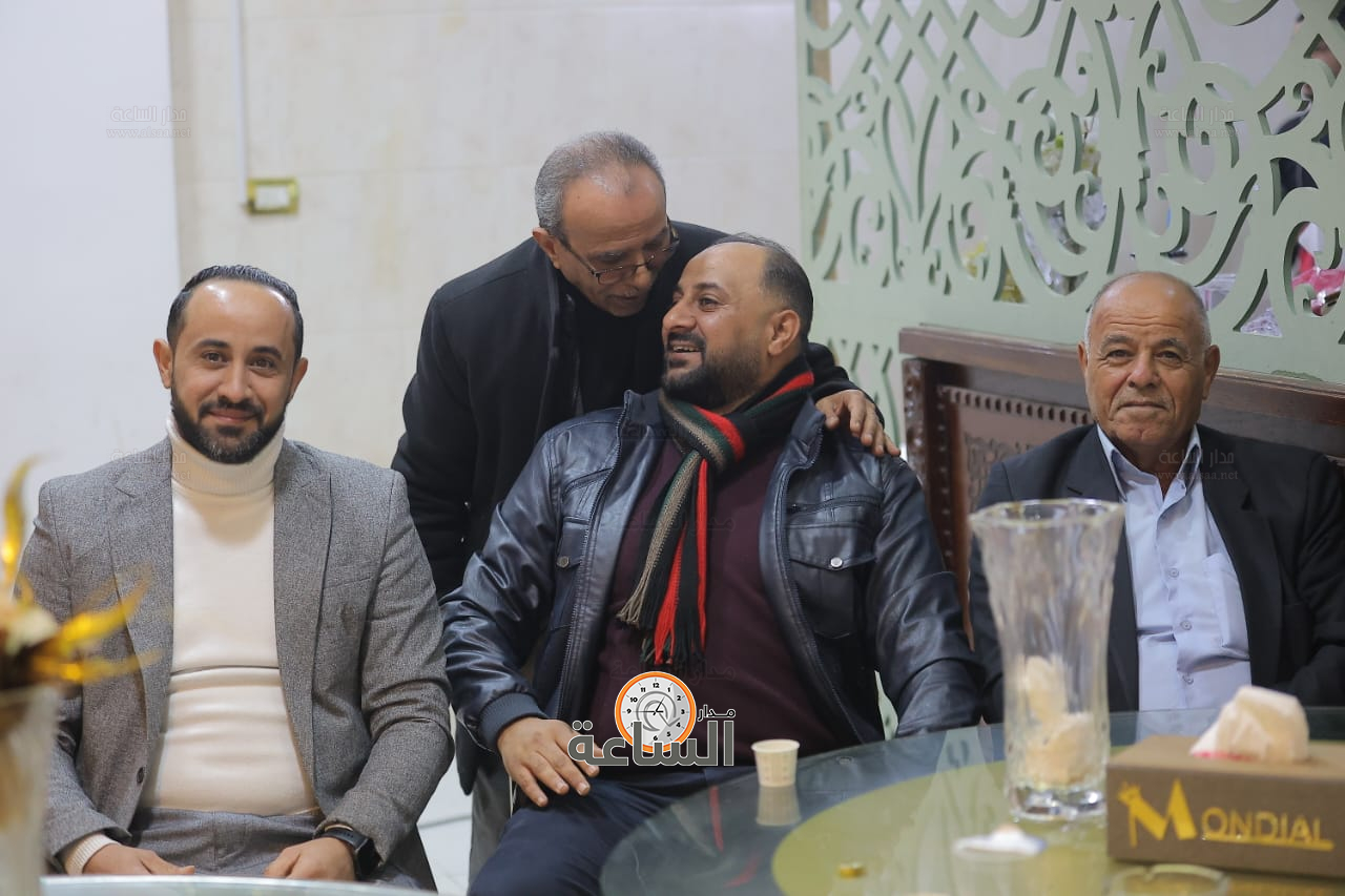 Madar Al-Saa Images 0.44079159355383657