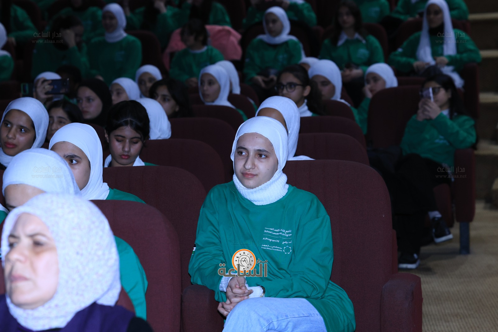 Madar Al-Saa Images 0.4307997055759597