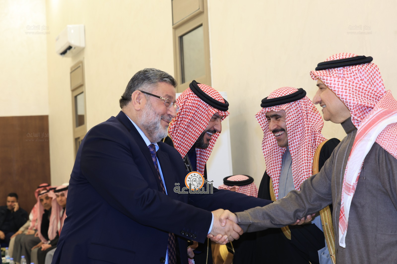 Madar Al-Saa Images 0.2896452698172818