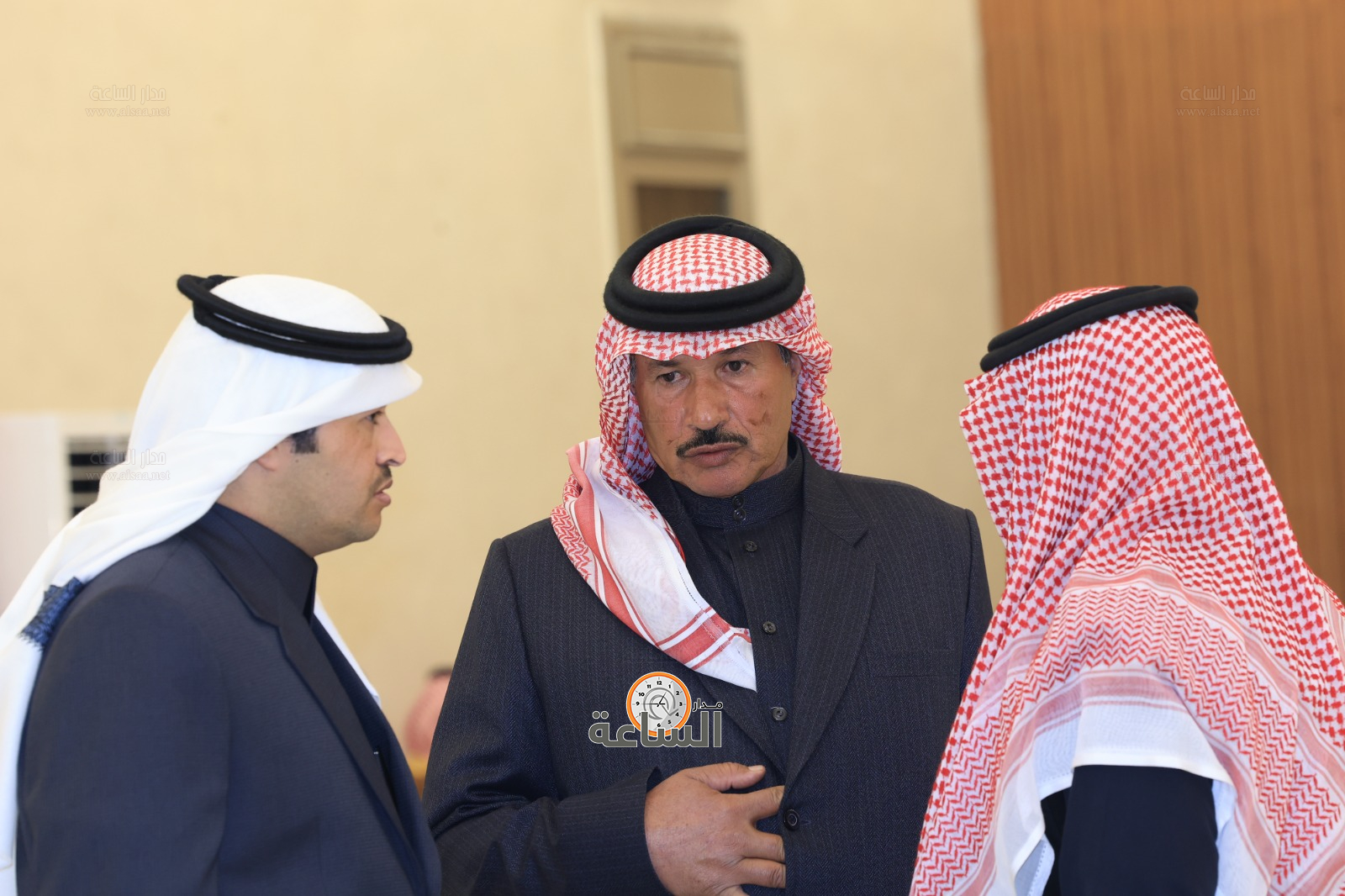 Madar Al-Saa Images 0.9111893810496818