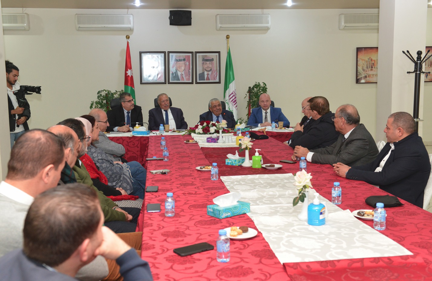 Madar Al-Saa Images 0.3029092663713371