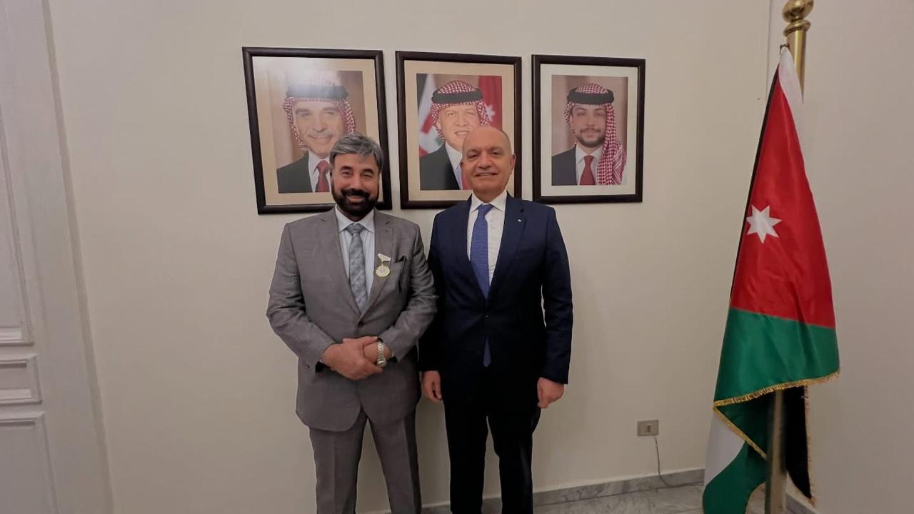 Madar Al-Saa Images 0.9569005903364997