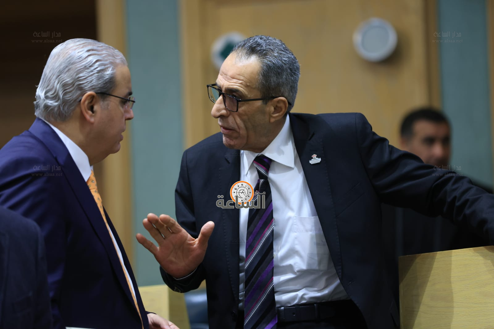 Madar Al-Saa Images 0.8896693843403672