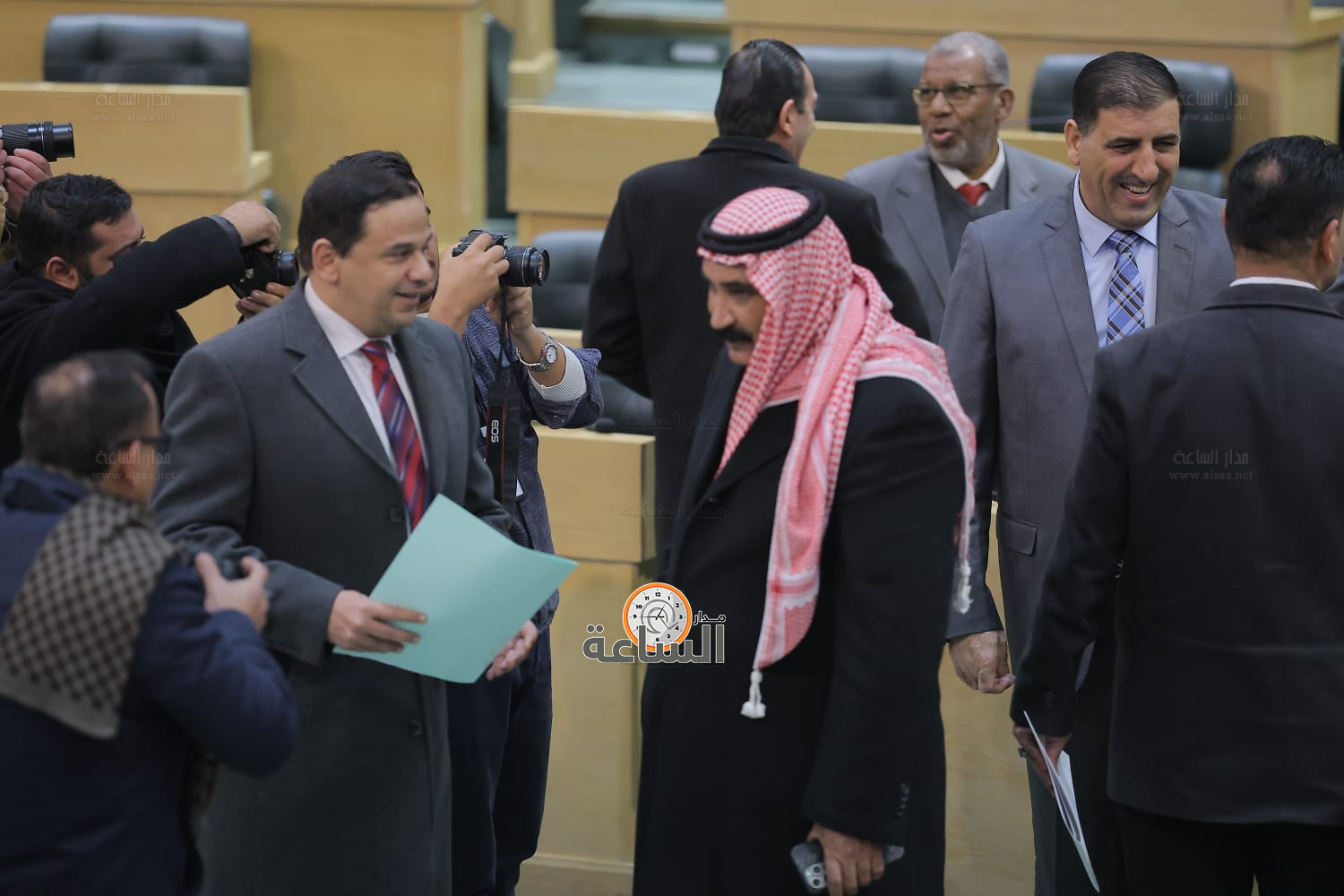 Madar Al-Saa Images 0.6143153131398149