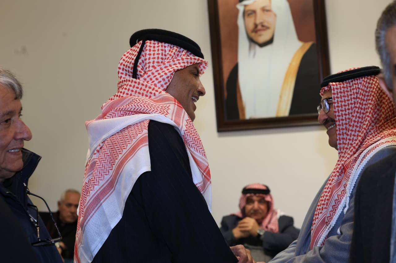 Madar Al-Saa Images 0.6515715891804152