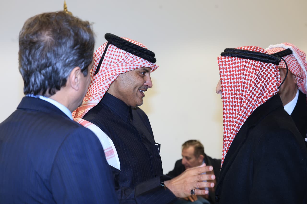 Madar Al-Saa Images 0.04894295570802587