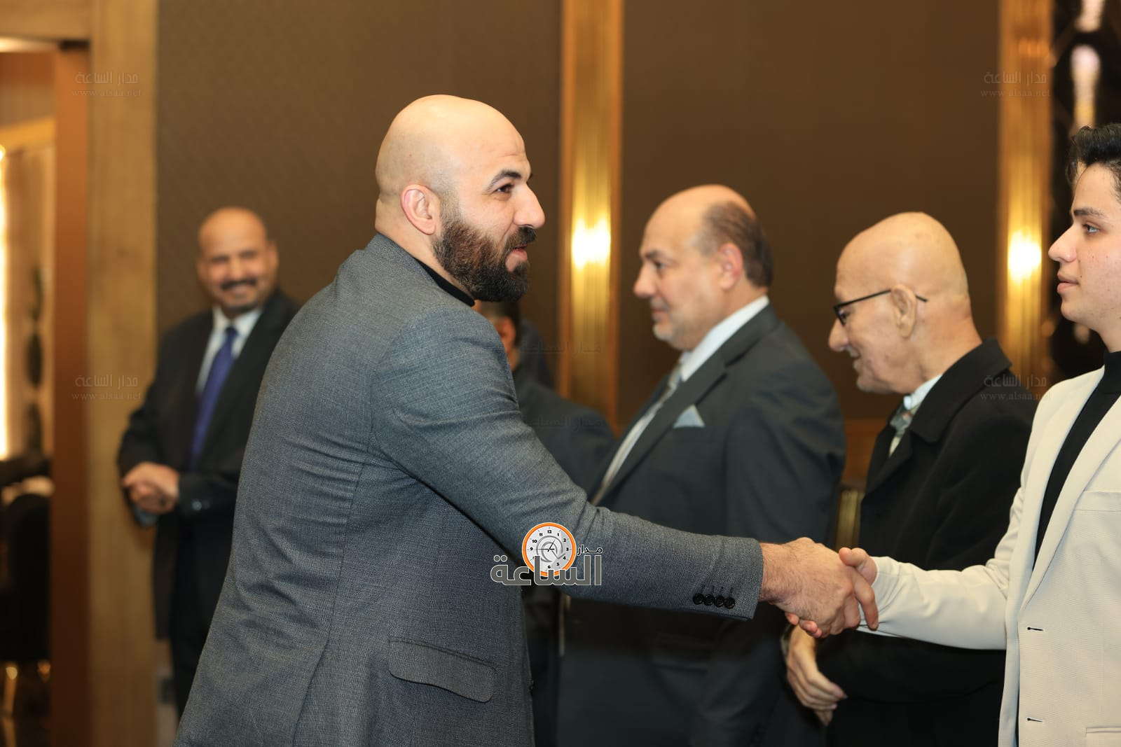 Madar Al-Saa Images 0.031169829345108035