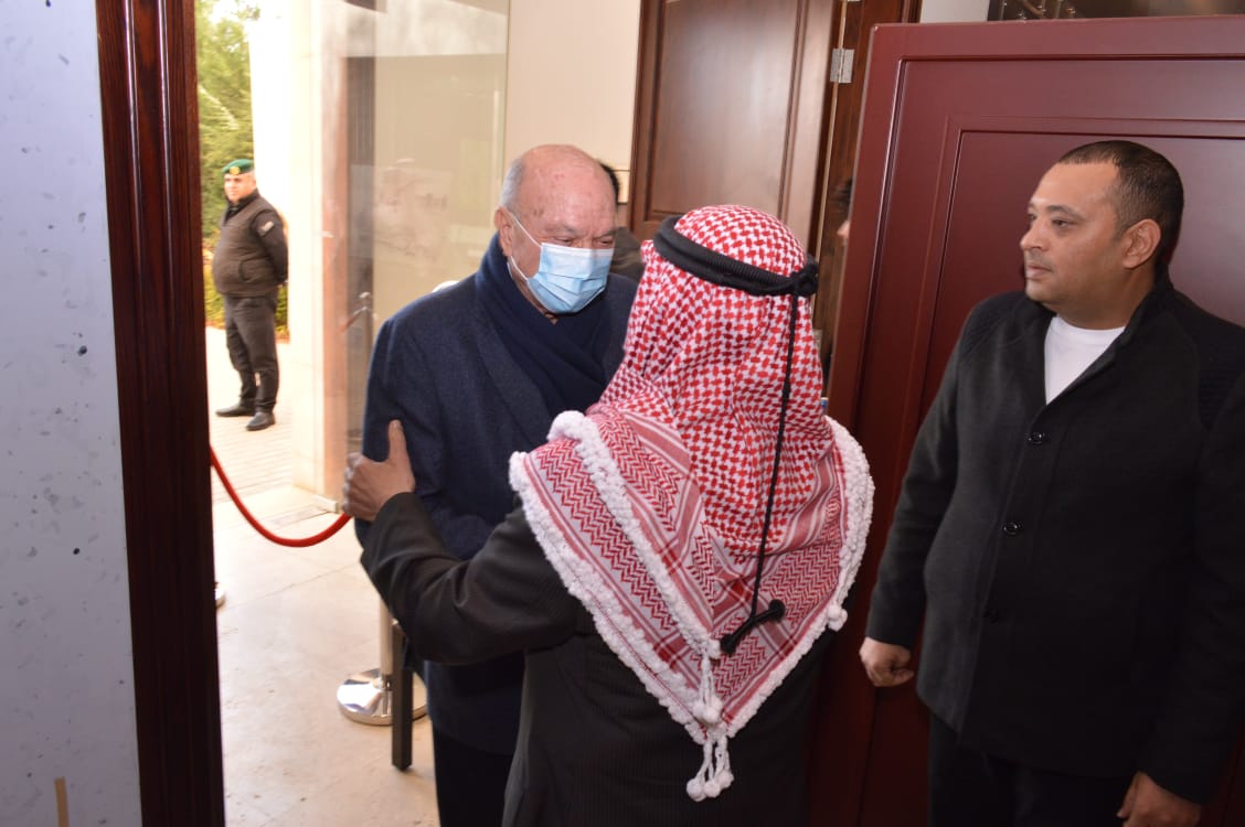 Madar Al-Saa Images 0.8089786934022679