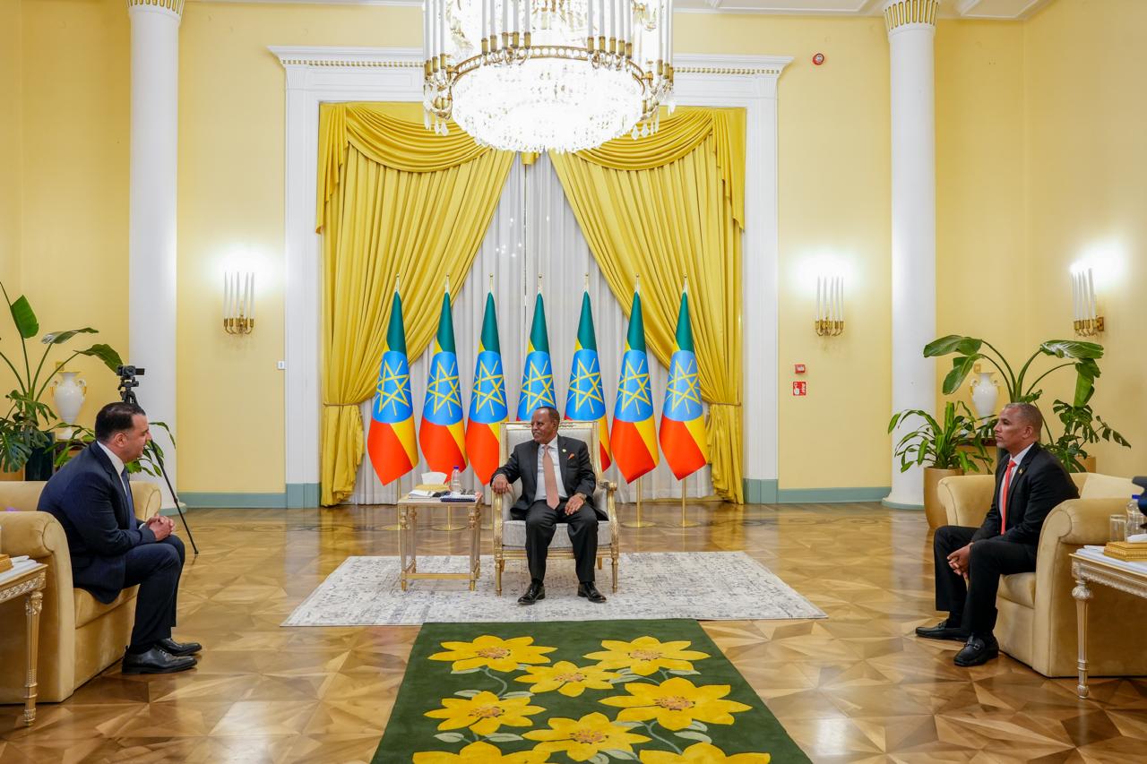 Madar Al-Saa Images 0.3252057731479884