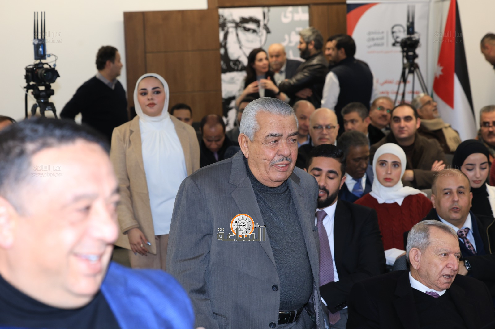 Madar Al-Saa Images 0.04307952176615859