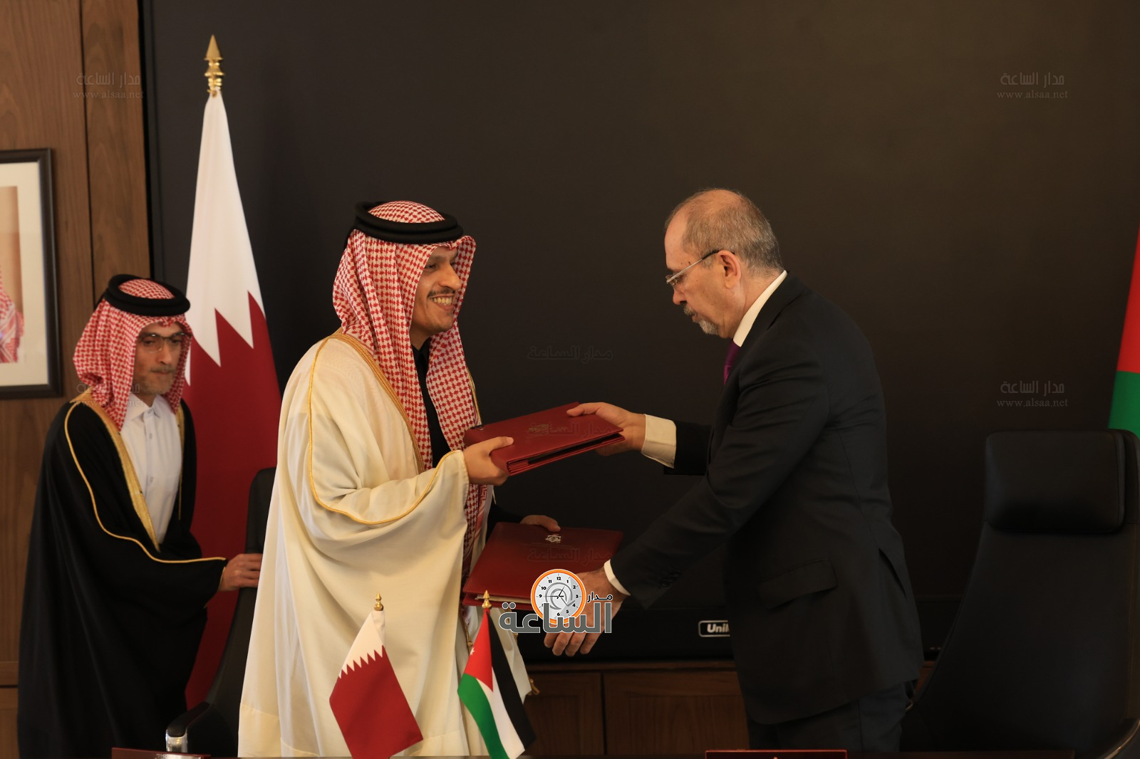 Madar Al-Saa Images 0.38788145320440937