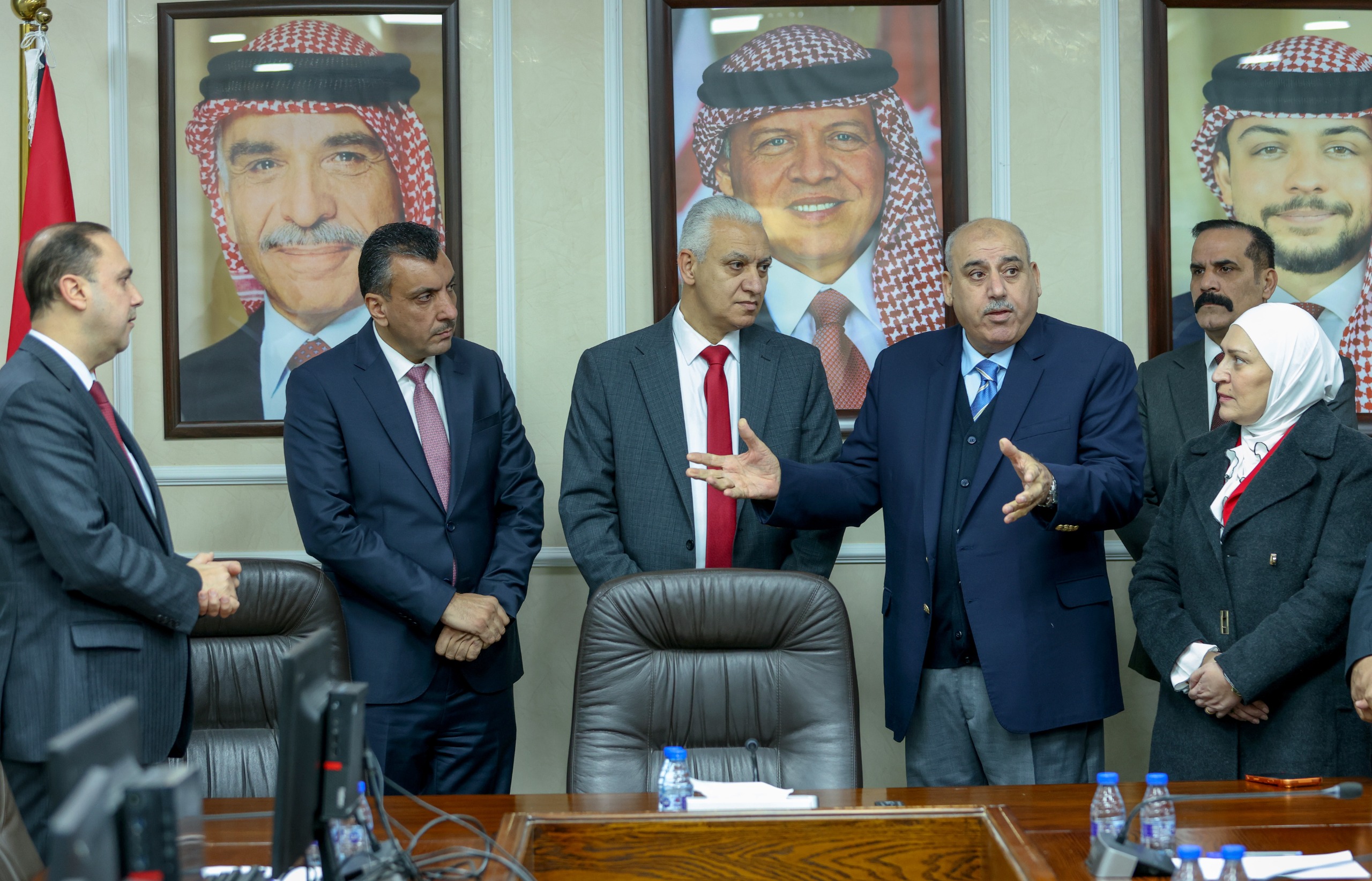 Madar Al-Saa Images 0.5001063612492584