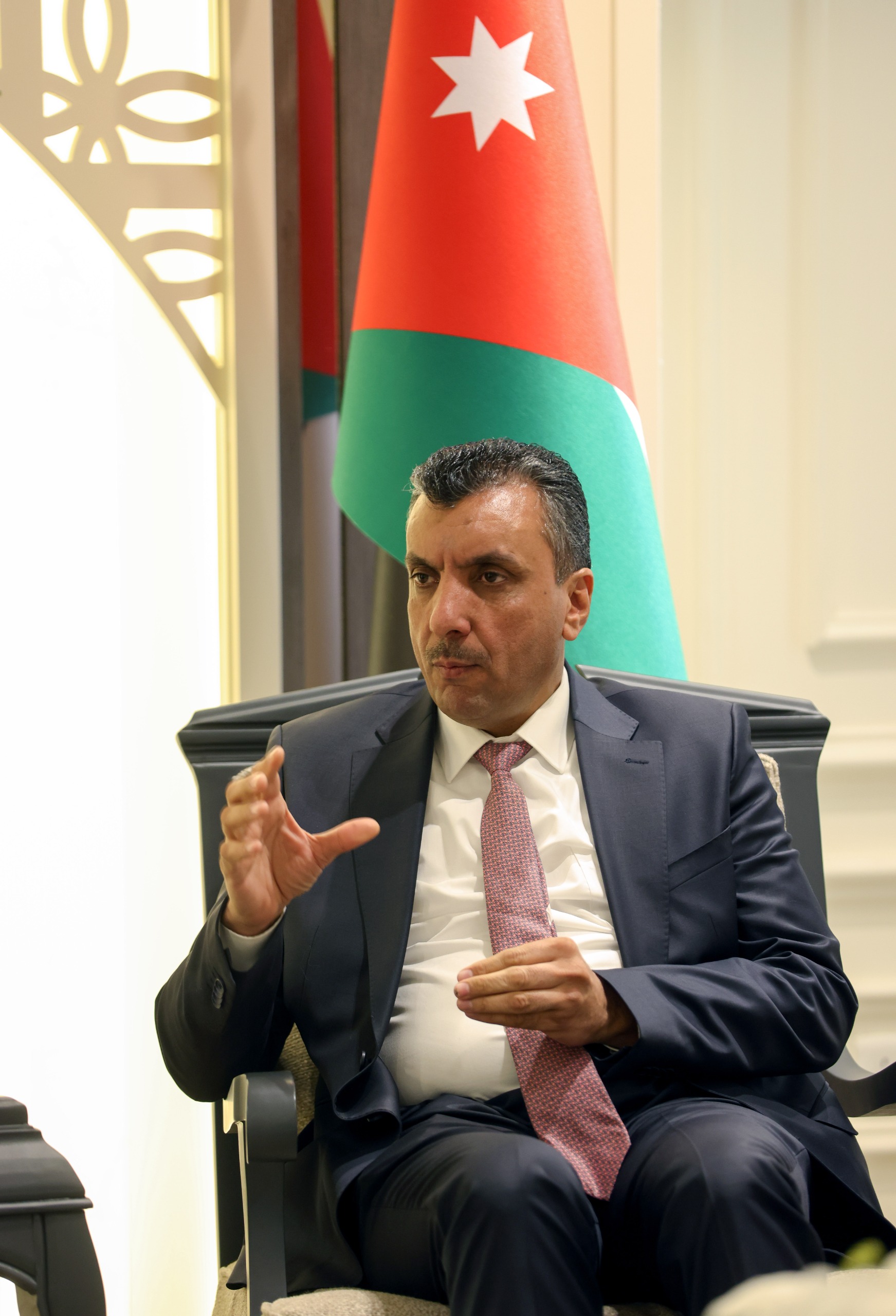 Madar Al-Saa Images 0.6400947030883372