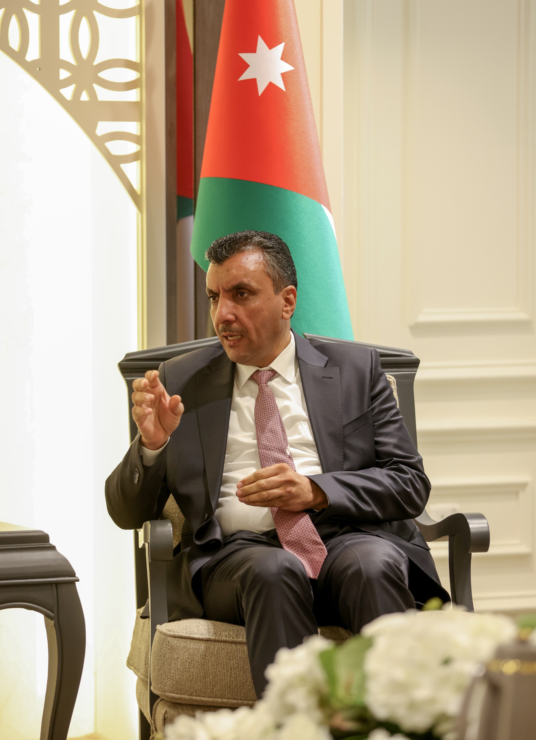 Madar Al-Saa Images 0.9401278866317223