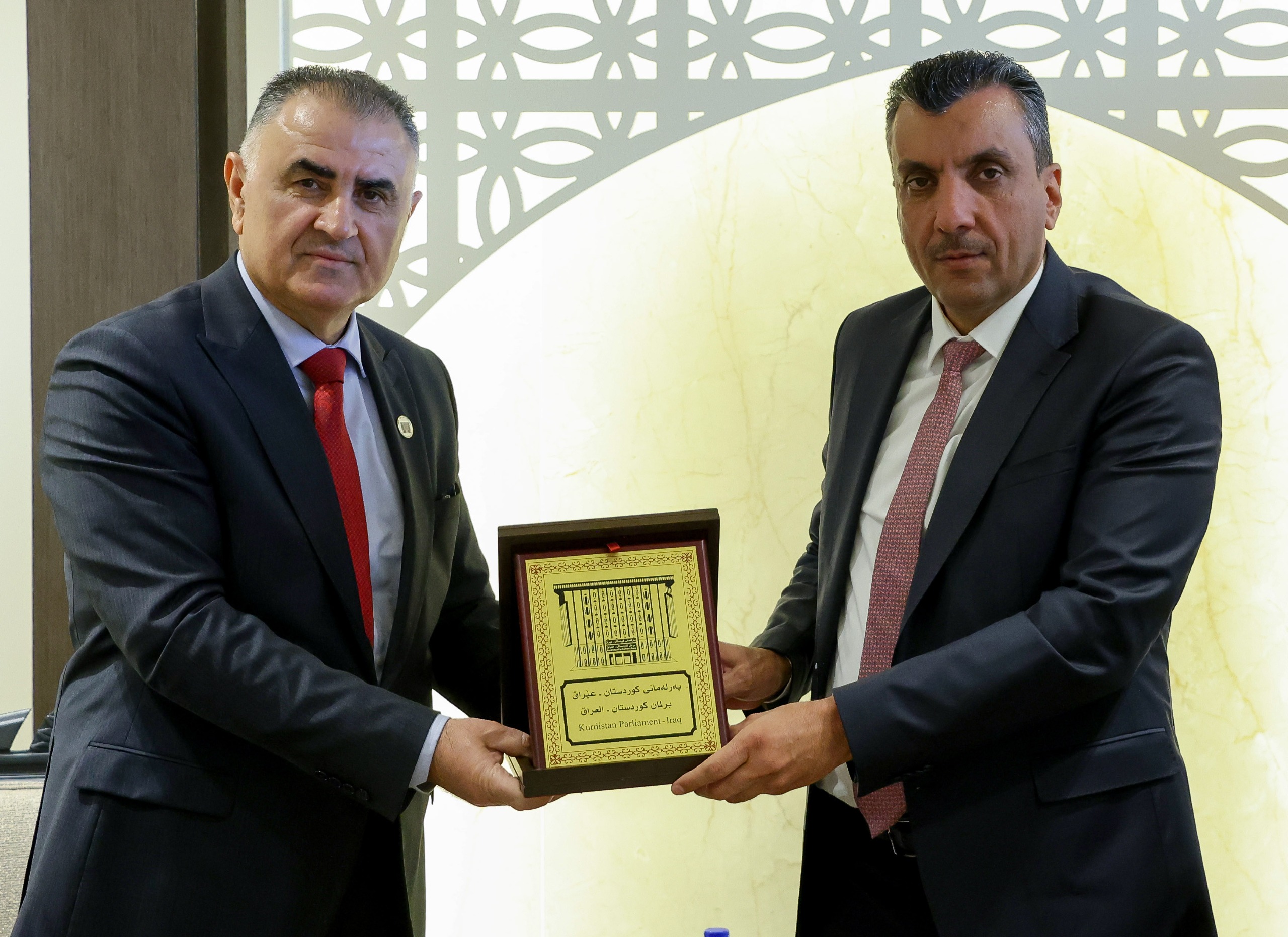 Madar Al-Saa Images 0.6651007310416153