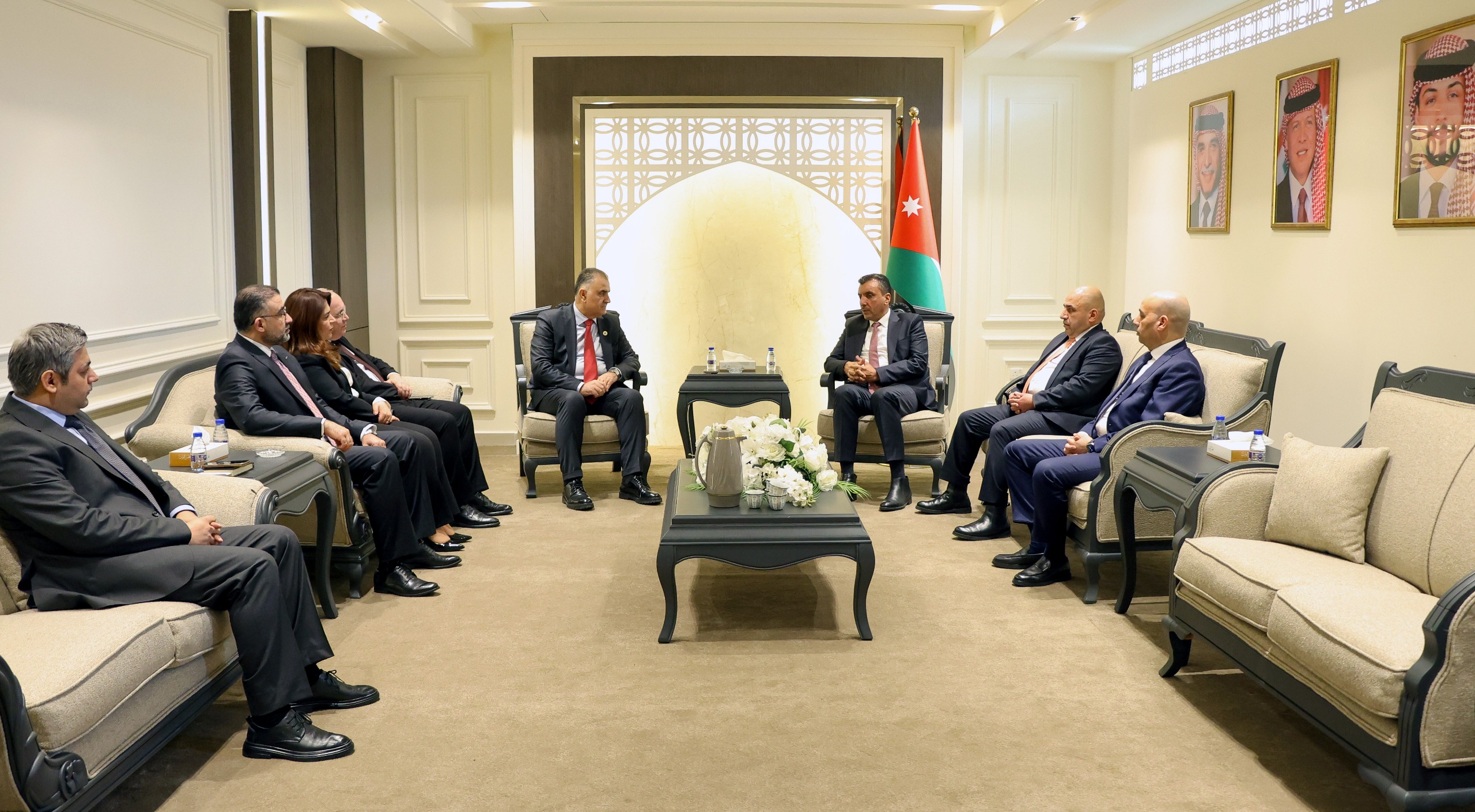 Madar Al-Saa Images 0.28576328154615616