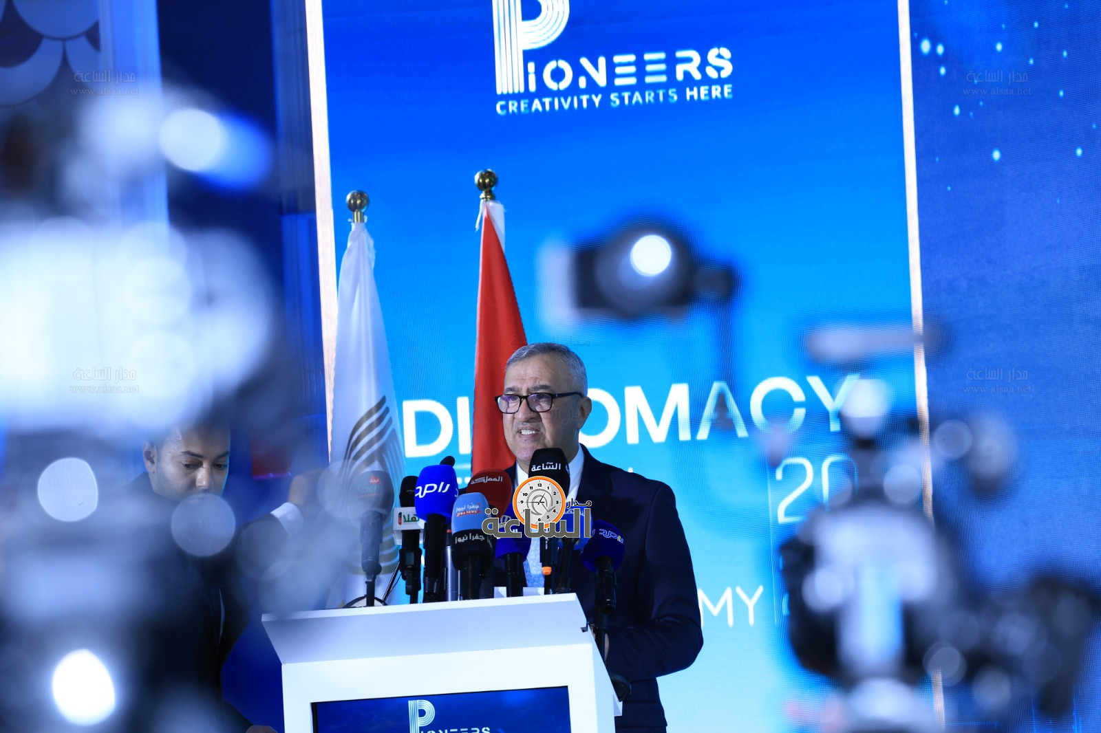 Madar Al-Saa Images 0.561786580996965