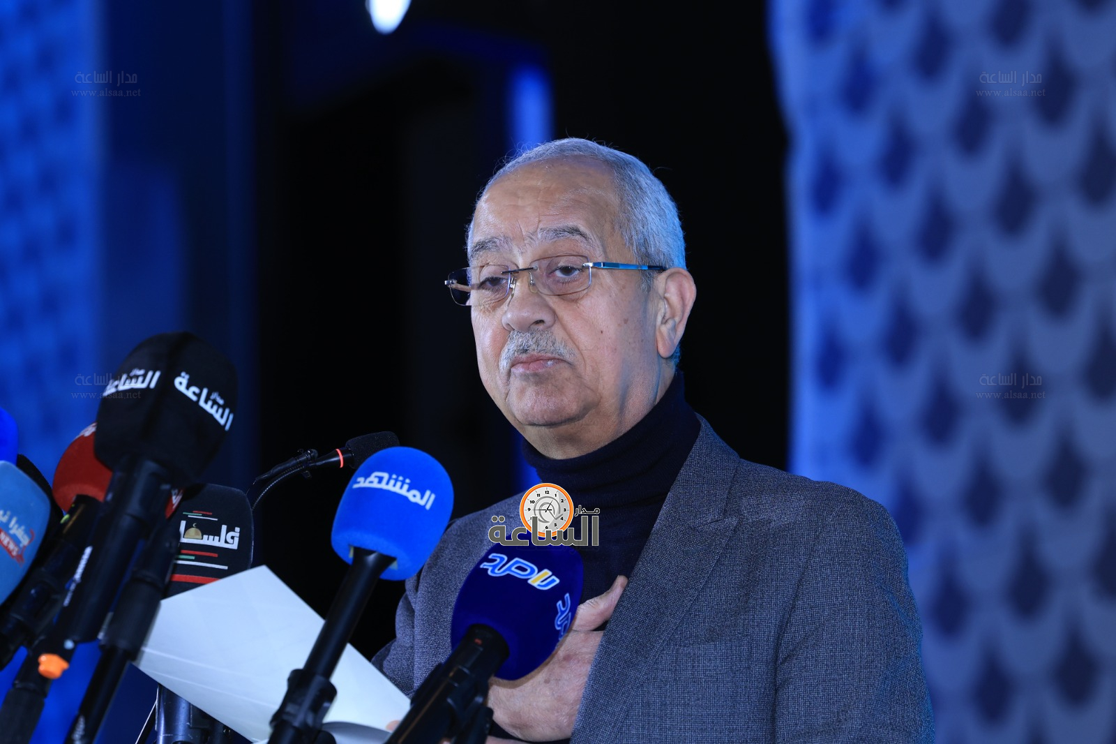 Madar Al-Saa Images 0.363863705665996