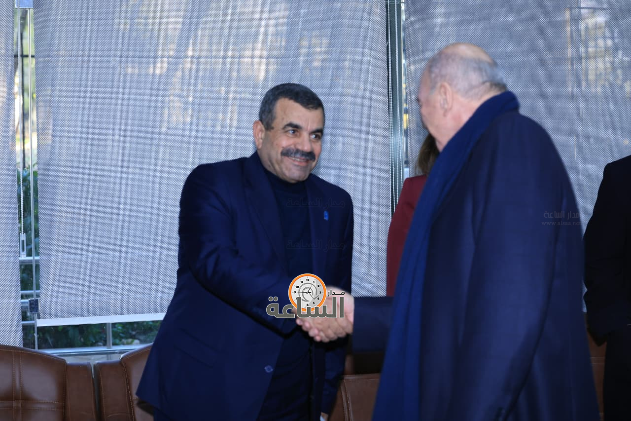 Madar Al-Saa Images 0.023442653830839655