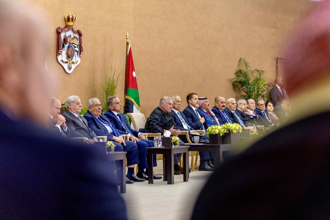 Madar Al-Saa Images 0.3116347330019955